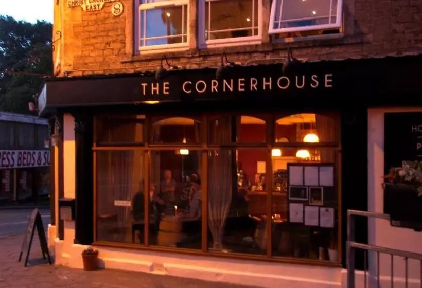 اتاق استاندارد یک نفره, The Corner House