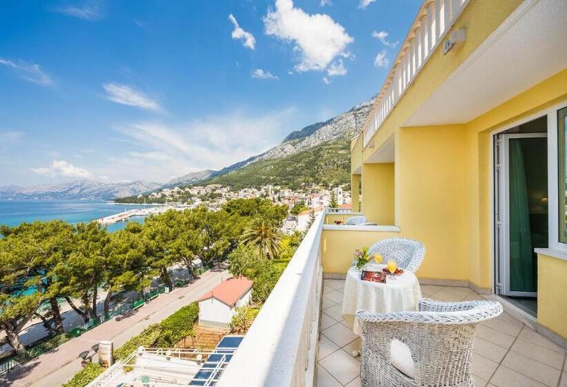 غرفة سوبيريور مطلّة علي البحر مزودة بشُرفة, Villa Bacchus