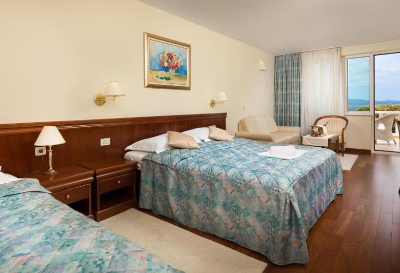 غرفة سوبيريور مطلّة علي البحر مزودة بشُرفة, Villa Bacchus