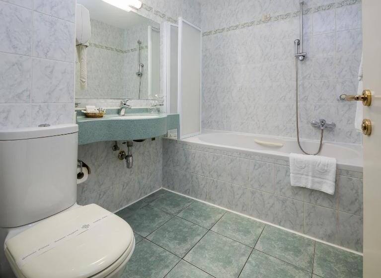 غرفة عائلية, Villa Bacchus