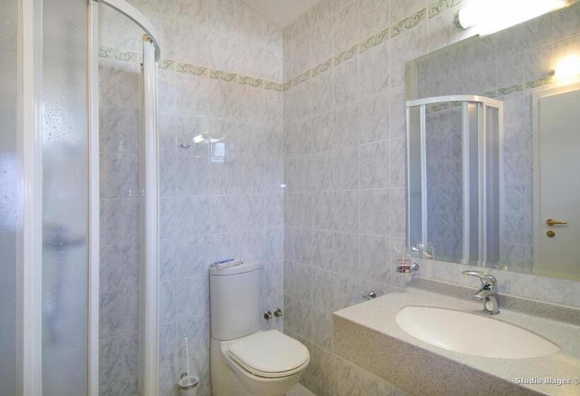 جناح عائلي, Villa Bacchus