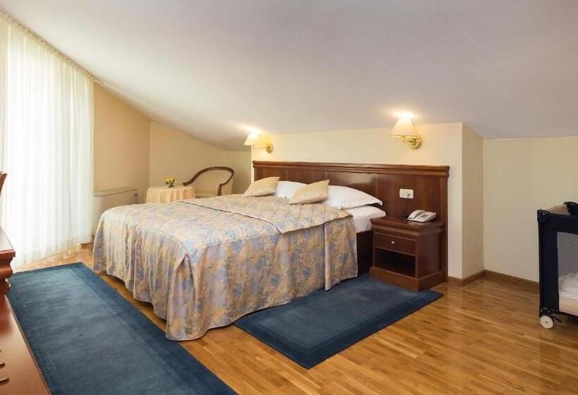 جناح عائلي, Villa Bacchus