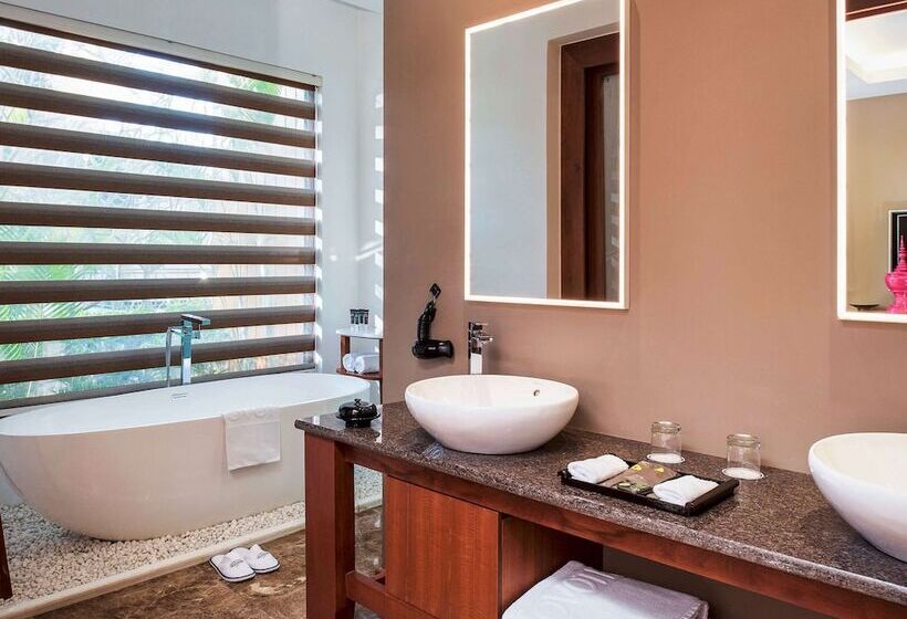 سوییت جونیور, Novotel Inle Lake Myat Min