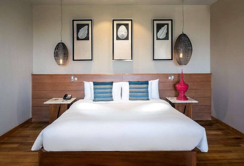 سوییت جونیور, Novotel Inle Lake Myat Min