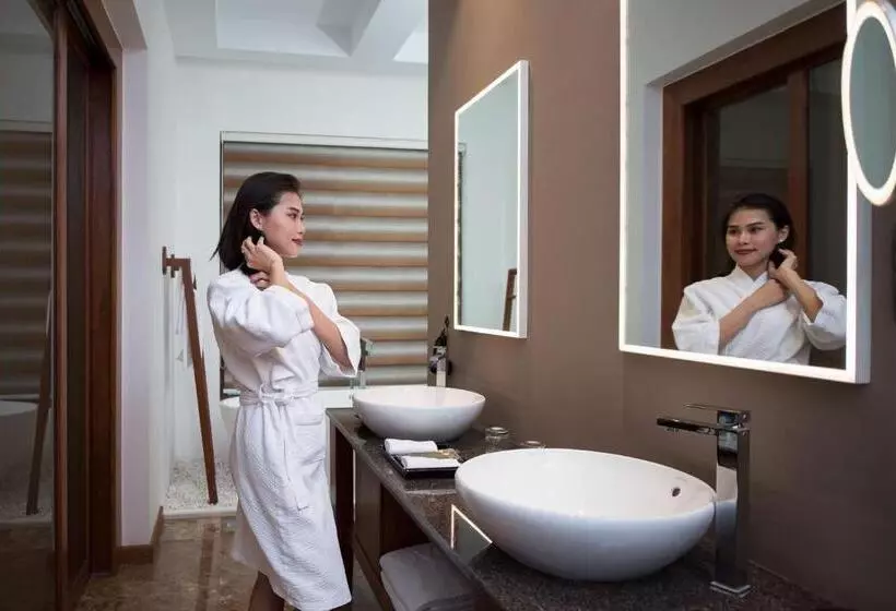 سوییت جونیور, Novotel Inle Lake Myat Min