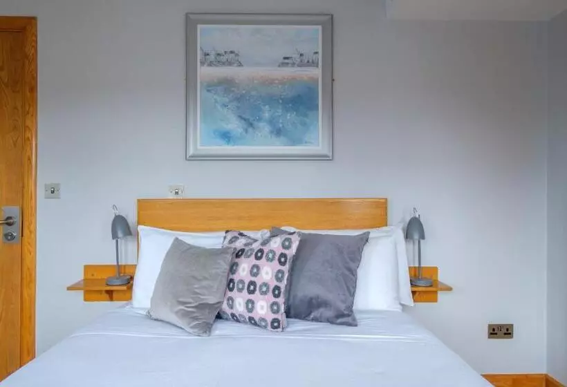 اتاق کلاسیک, The Eyre Square Townhouse