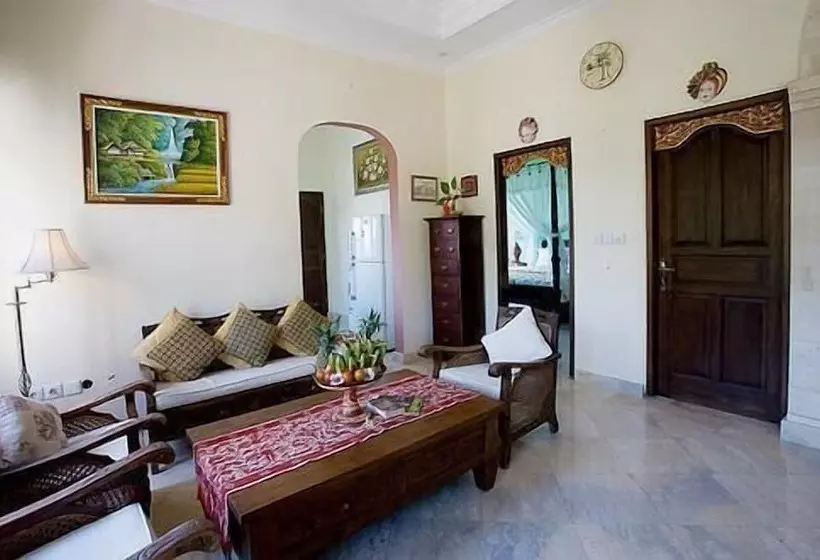 Villa 3 Makuuhuonetta, Apa Kabar Villas