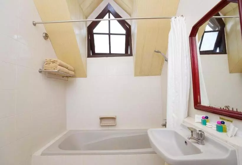 Apartament Deluxe 3 Dormitoris, Royal Hotel And Villa Batu
