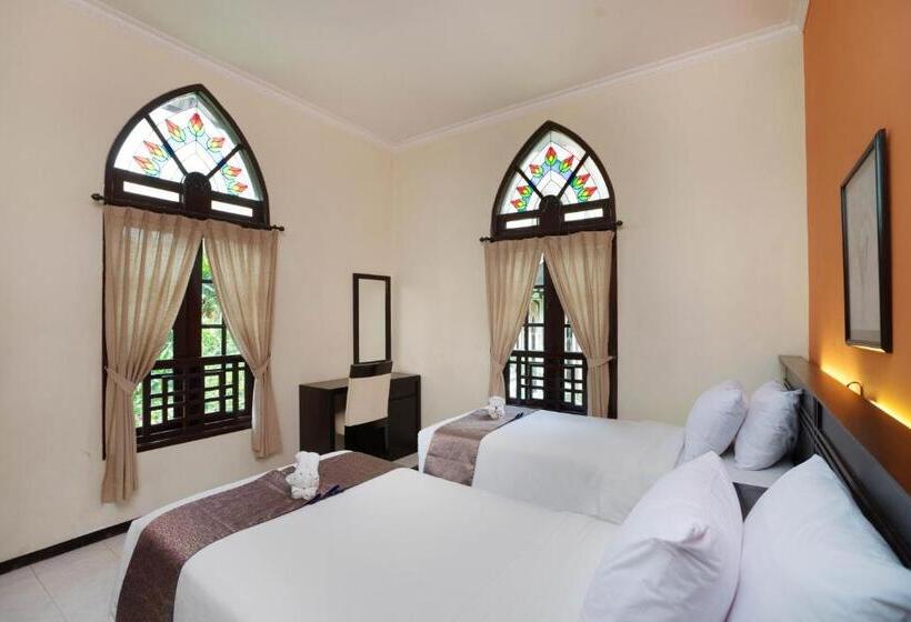 Апартаменты Deluxe 3 Спальни, Royal Hotel And Villa Batu