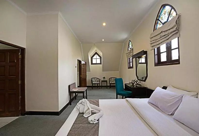 Family Room, Royal Hotel And Villa Batu