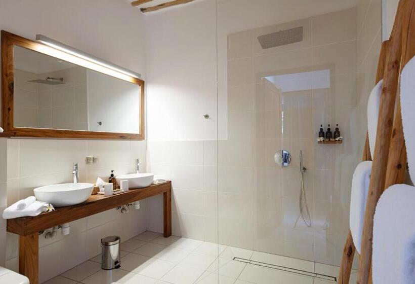 חדר אקונומי לארבעה, Zanzibar White Sand Luxury Villas & Spa  Relais & Chateaux