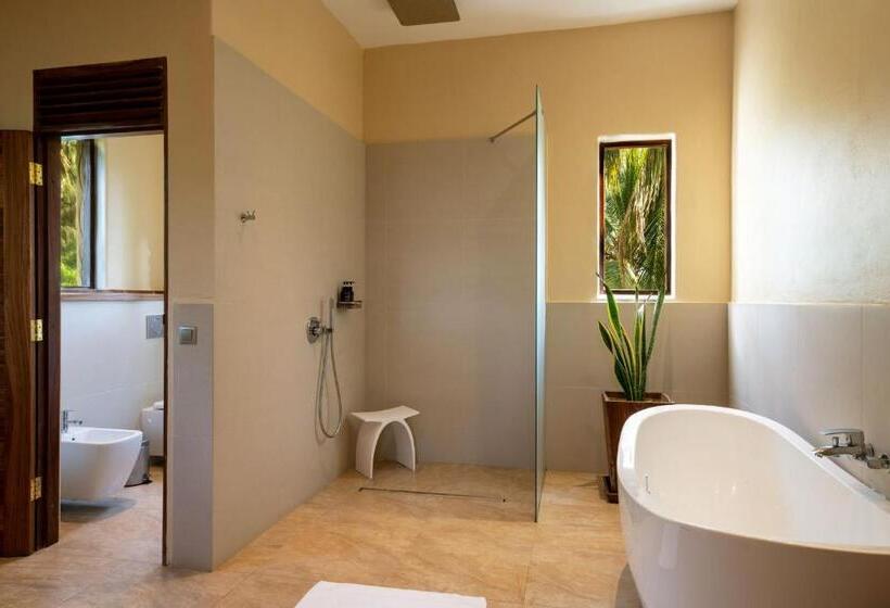 חדק דלוקס עם ג'קוזי, Zanzibar White Sand Luxury Villas & Spa  Relais & Chateaux