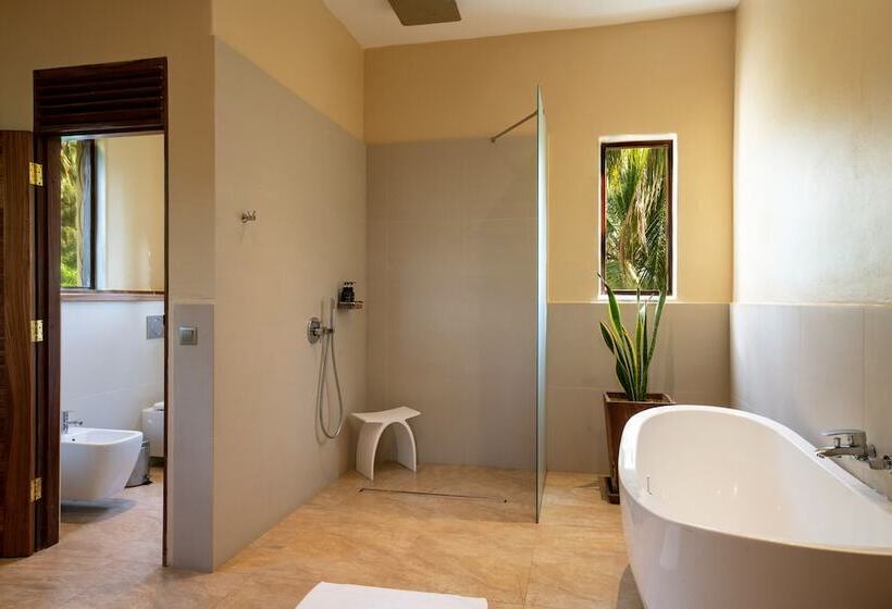 חדק דלוקס עם ג'קוזי, Zanzibar White Sand Luxury Villas & Spa  Relais & Chateaux
