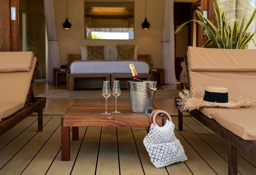 וילה עם חדר שינה אחד ובריכת שחיה, Zanzibar White Sand Luxury Villas & Spa  Relais & Chateaux