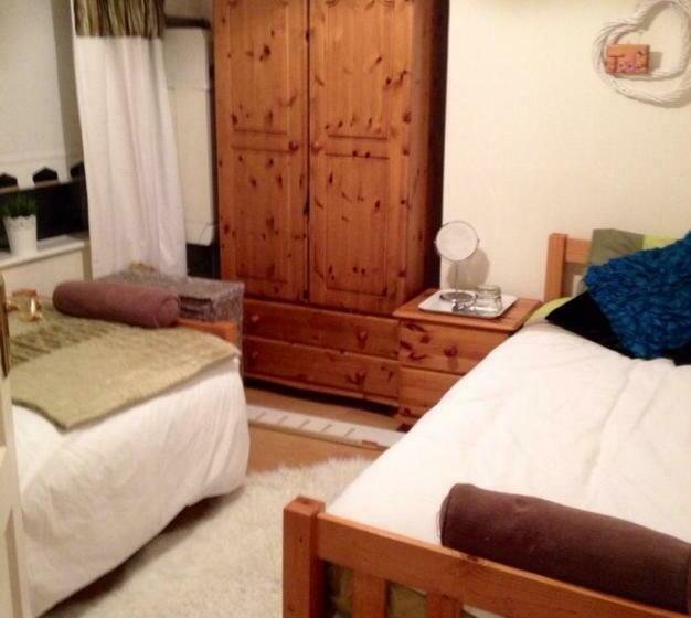 Camera Economy Bagno Condiviso, Gracefield