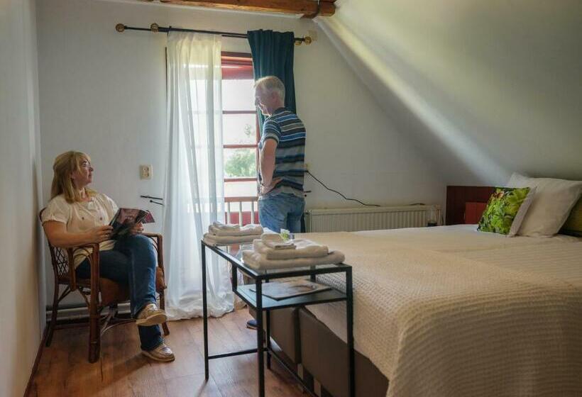 带共用浴室的标准房间, Herberg De Lingehoeve