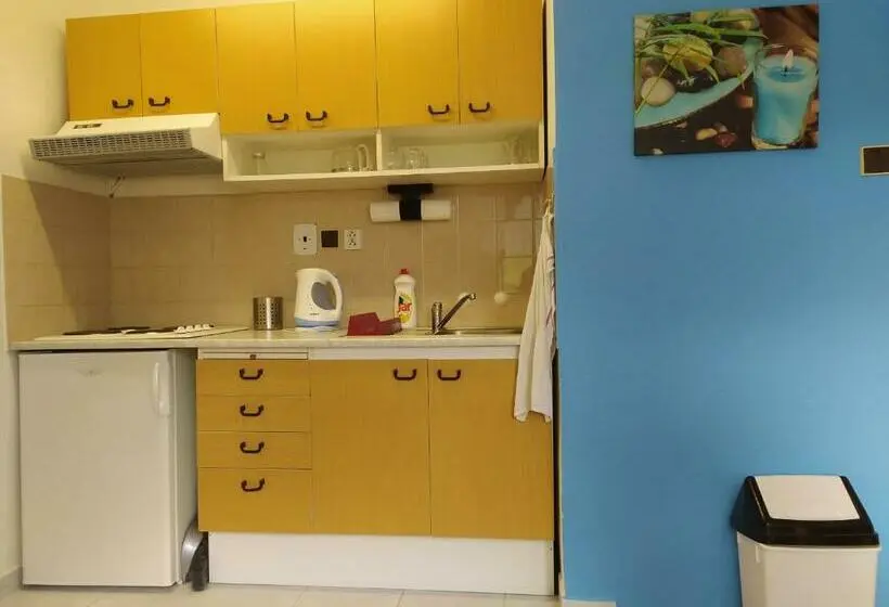 庭の見える１ベッドルームアパートメント, Apartmány Niva