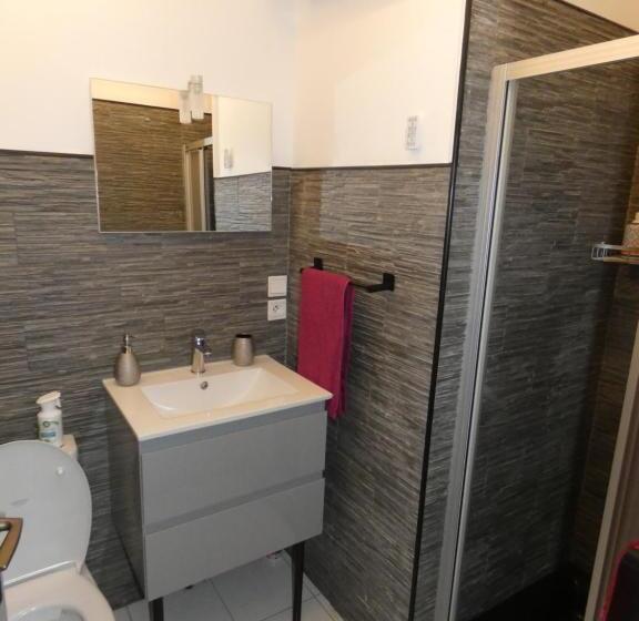 غرفة قياسية مع حمام خارجي, Les Bergeronnettes