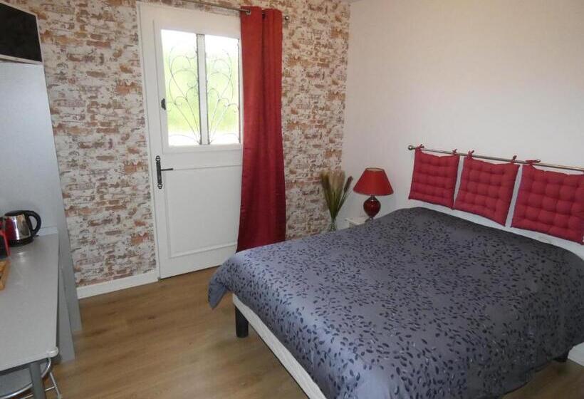 غرفة قياسية مع حمام خارجي, Les Bergeronnettes