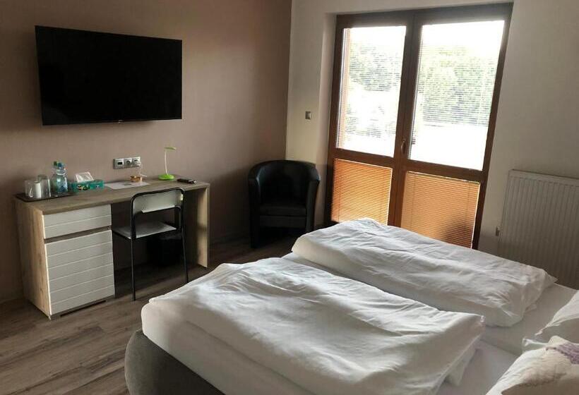 Номер Deluxe, Penzion čavisov