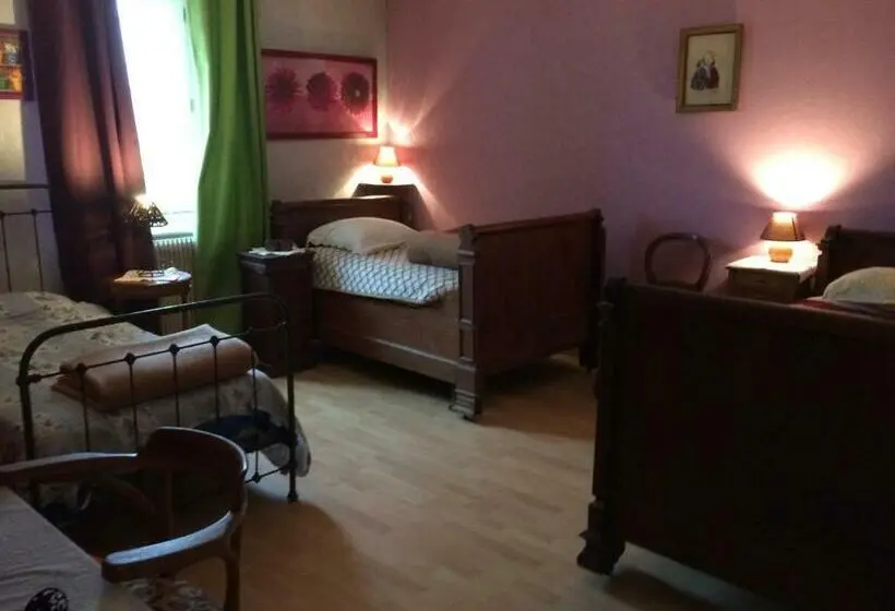 バスルーム共有のトリプルスタンダード, Auberge La Romaine