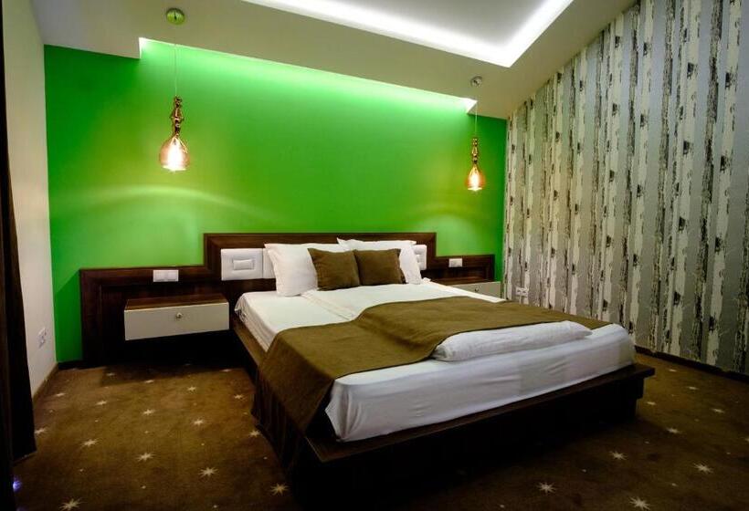 침실 1개 디럭스 아파트, Poezia