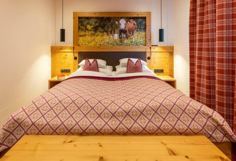 דירת חדר בקומת קרקע, Madlhof