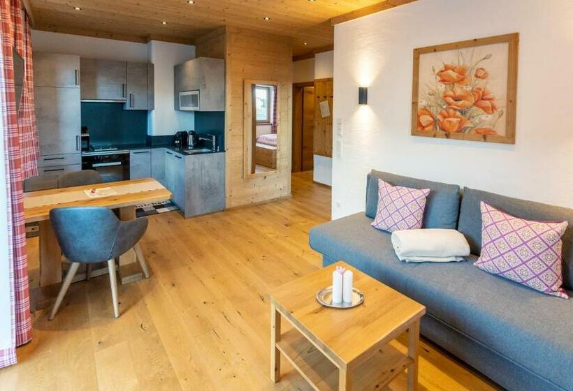 דירת חדר בקומת קרקע, Madlhof