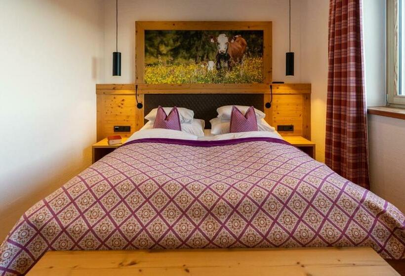 דירת חדר בקומת קרקע, Madlhof