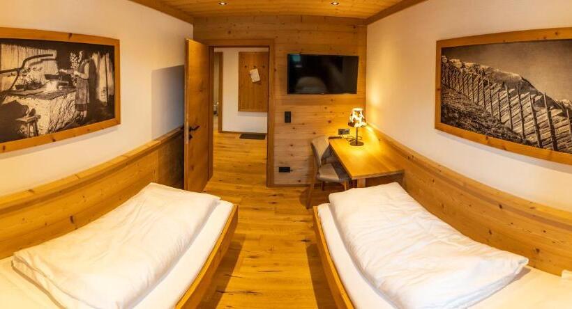 דירת שני חדרים, Madlhof