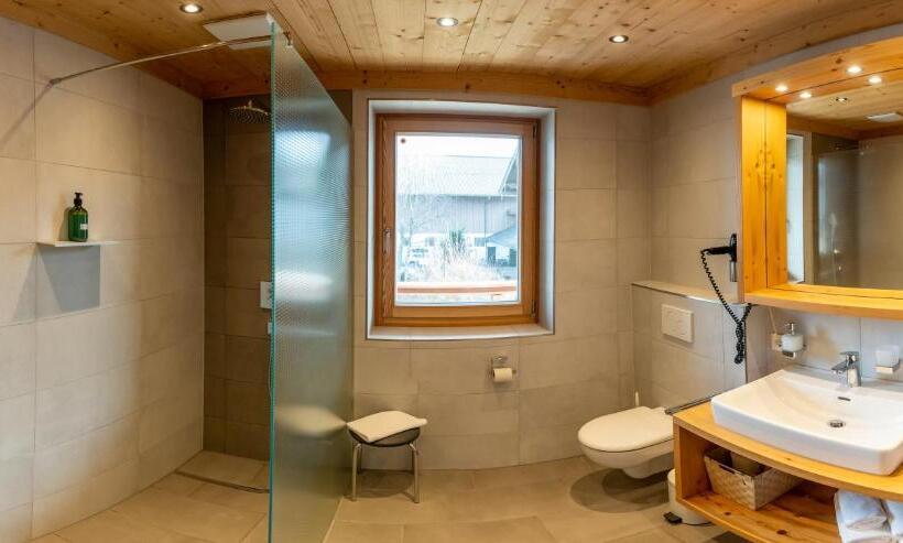 דירת שני חדרים, Madlhof