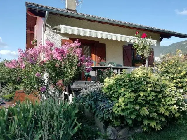 庭の見えるシングルルーム, Chambre Dans Maison Campagnarde