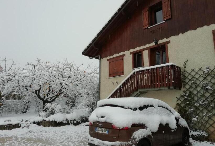 غرفة قياسية ثلاثية, Chambre Dans Maison Campagnarde