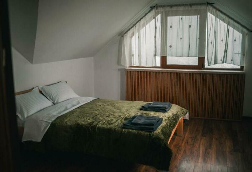 マウンテンビュースタンダードルーム, Hanul Vanatorului