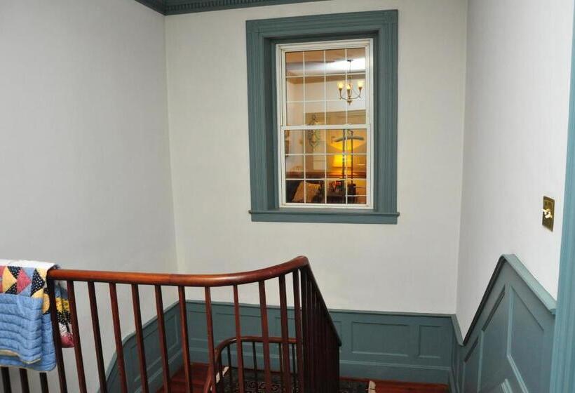 1ベッドルームハウス, Hunter Ridge Estate