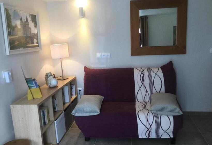 Standard room with outdoor bath, La Petite Jucherie