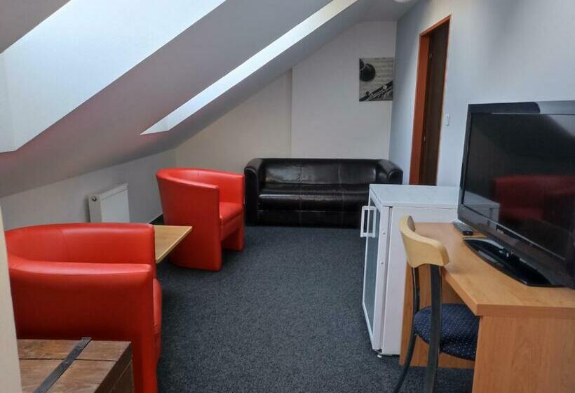 デラックスファミリールーム, Penzion A Restaurace Bělecký Mlýn