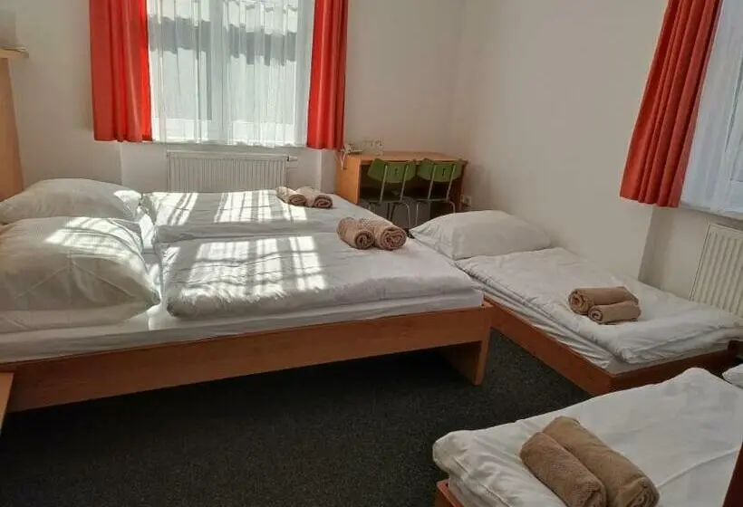 スタンダード４人部屋, Penzion A Restaurace Bělecký Mlýn