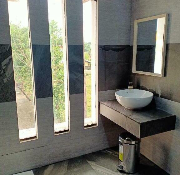 اتاق لوکس با تخت بزرگ, La Gensol Plaza