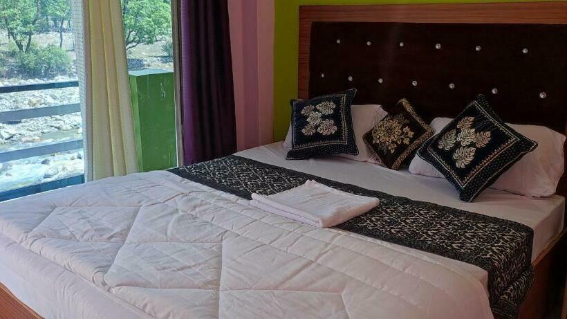 חדר סטנדרט נוף לים עם מרפסת, Mountmemory , Barkot Yamunotri