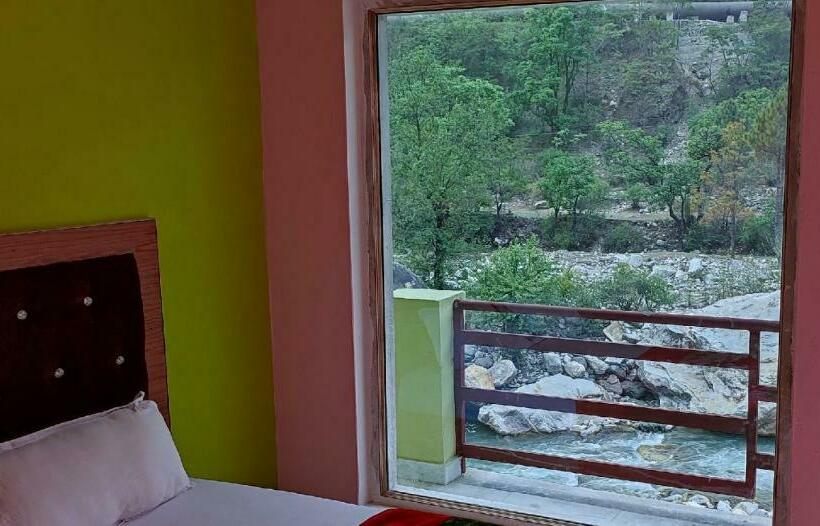 חדר סטנדרט נוף לים עם מרפסת, Mountmemory , Barkot Yamunotri