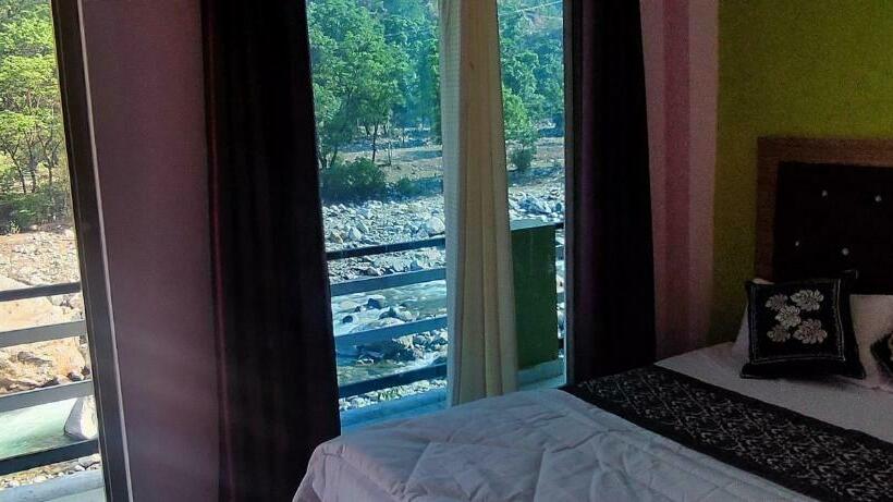 חדר סטנדרט נוף לים עם מרפסת, Mountmemory , Barkot Yamunotri