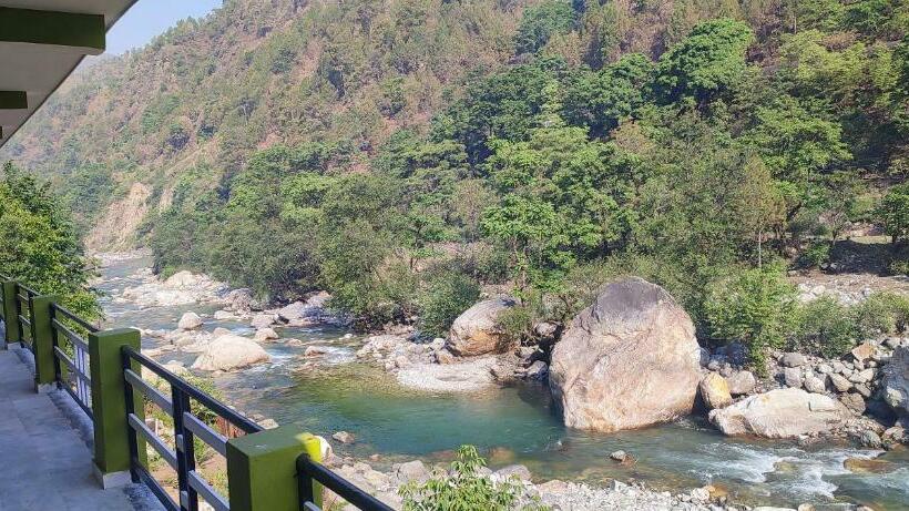 חדר סטנדרט נוף לים עם מרפסת, Mountmemory , Barkot Yamunotri