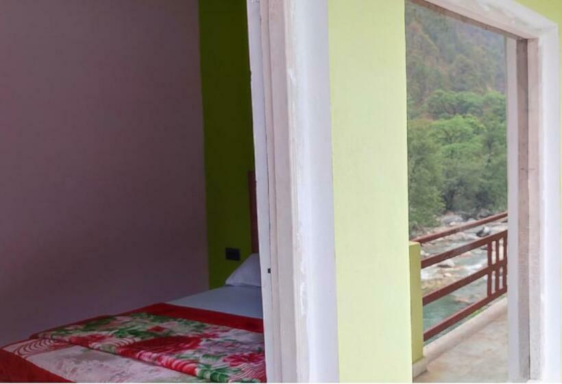 חדר סטנדרט נוף לים עם מרפסת, Mountmemory , Barkot Yamunotri