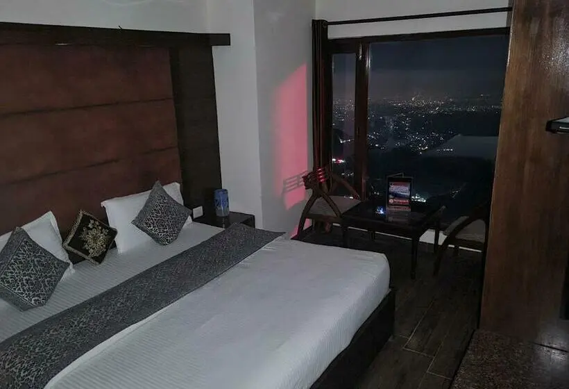Deluxe Kolmen Hengen Huone, Mountmemory , Barkot Yamunotri