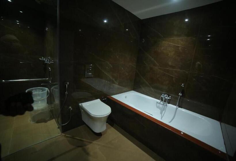 Люкс Deluxe Кровать Кинг, Sree Fortune Grand, Tadepalli