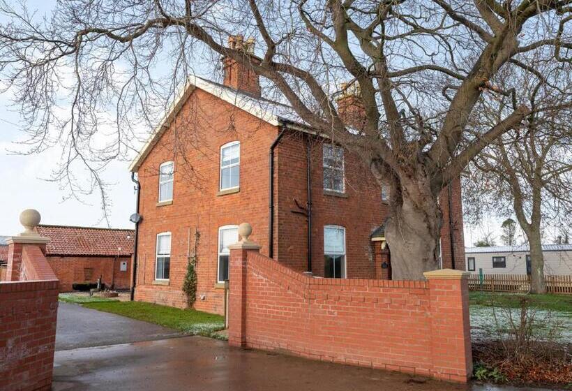 Дом 2 Спальни, Helsey Farm Cottages