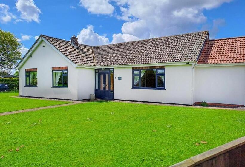 Дом 3 Спальни, Helsey Farm Cottages