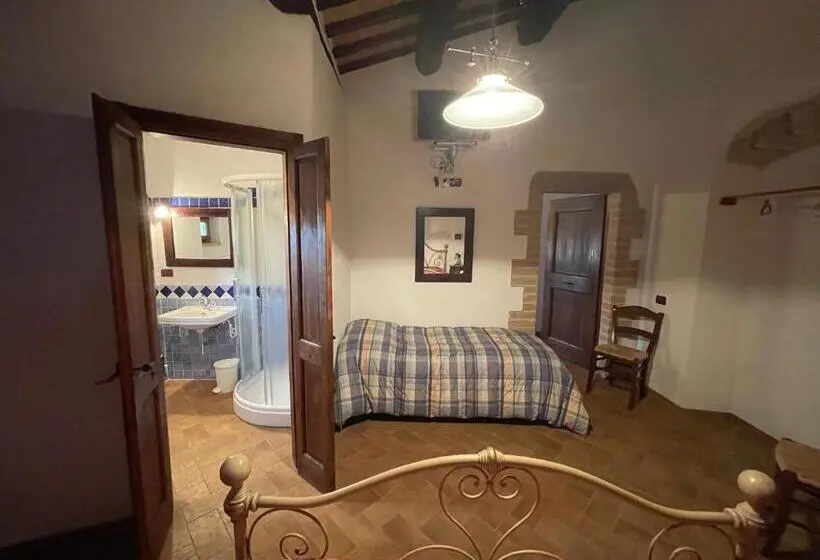 اتاق خانوادگی با چشم‌انداز کوه, Agriturismo Antico Castagno