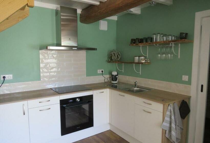 패밀리 스튜디오, Les Vieilles Pierres